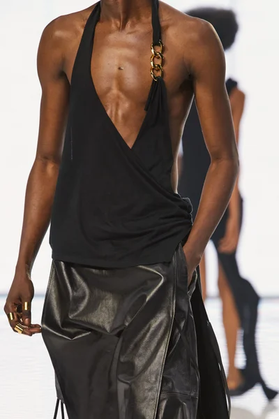 Look 9